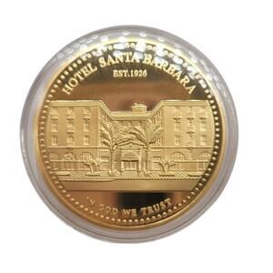 Vintage Hotel Santa Barbara Gold Club Gold tone Casino Token Coin Protector Case
